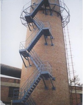 烟囱安装爬梯施工单位-烟囱爬梯刷油漆公司