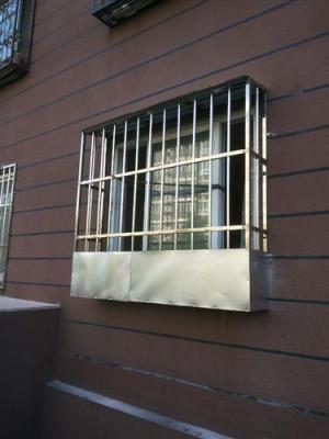 劲松护栏防盗窗安装/劲松不锈钢护栏金刚网
